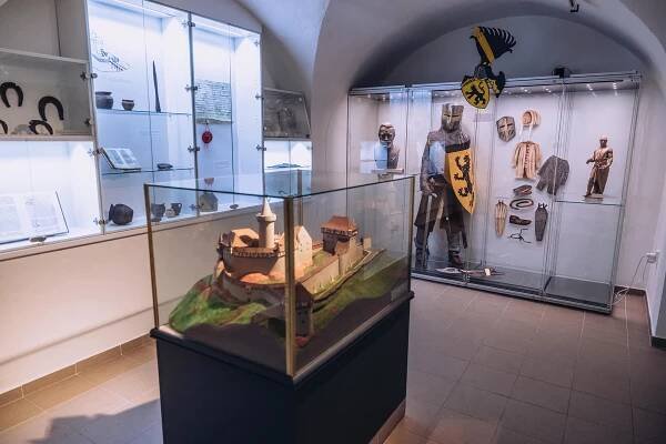 Muzeum Náchodska zahájilo výstavu Náchod 1254! - Volnočasový web Červený Kostelec