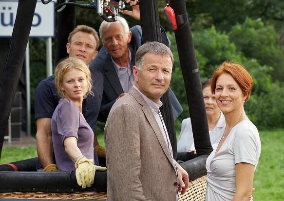 In aller Freundschaft - Was wirklich zählt - Promo - Isabell Gerschke, Bernhard Bettermann, Rolf Becker, Thomas Rühmann, Ursula Karusseit, Hendrikje Fitz
