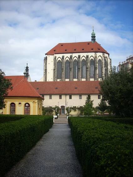 Soubor:Kostel Panny Marie Sněžné (Klášter františkánský).JPG – Wikipedie