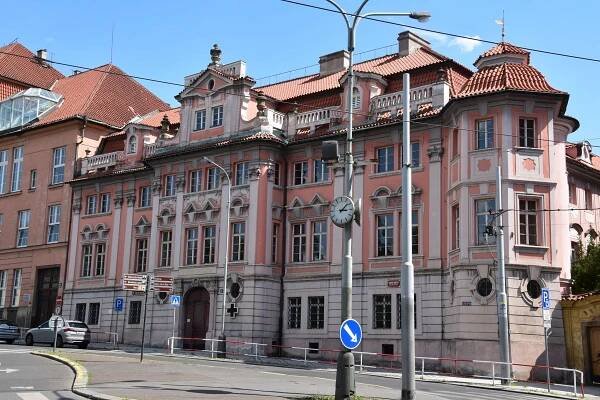 Faustův Dům (Faust House) - Atlas Obscura
