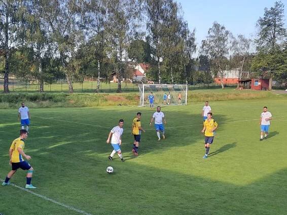 OBRAZEM: Patnáct let v dresu Libhoště. Dojatý „Eki“ po derby ukončil kariéru