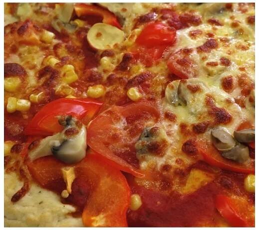 17. PIZZA Vegetariána (polpa, mozzarella, rajčata, paprika, kukuřice, žampiony, brokolice)