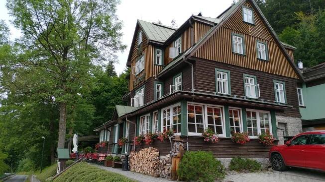 Restaurace Le Petit Gourmand (Restaurace a pohostinství) • Mapy.com