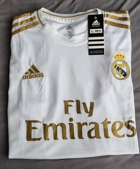 Dres Real Madrid - Vybavení pro kolektivní sporty