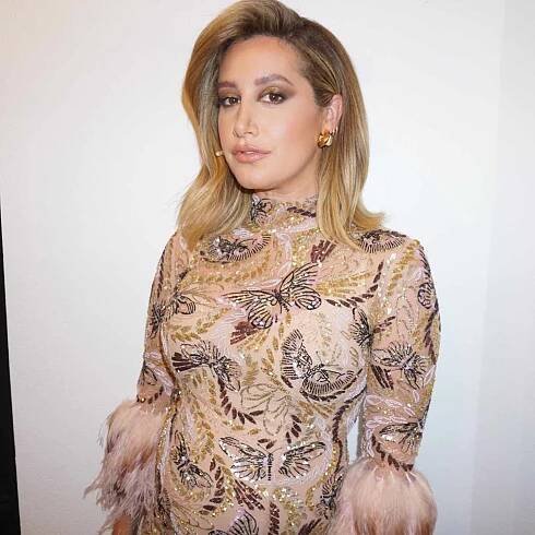 Ashley Tisdale bump pics
