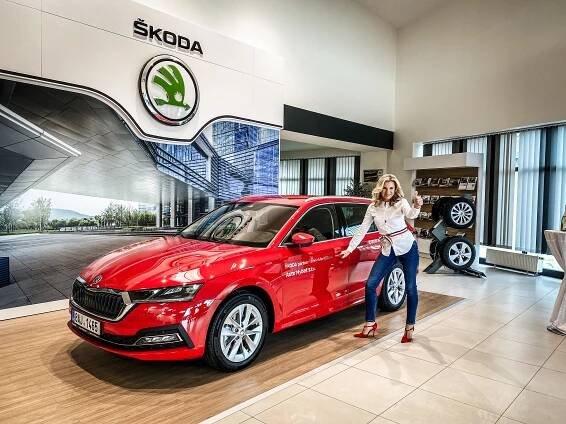 leona machálková škoda octavia předání (56)