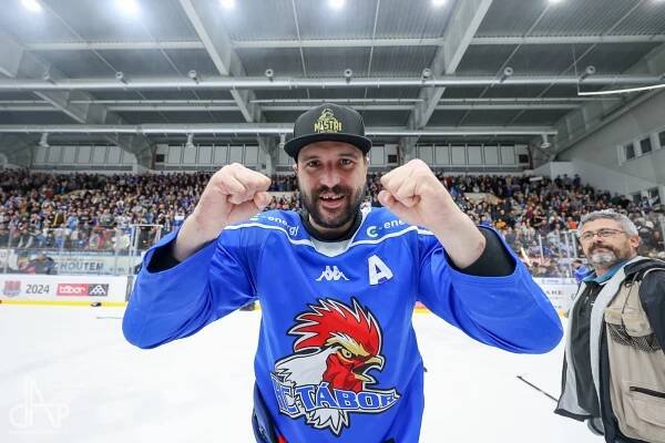 Drama až do konce. Hokejisté HC Tábor jsou mistři a postupují do první ligy