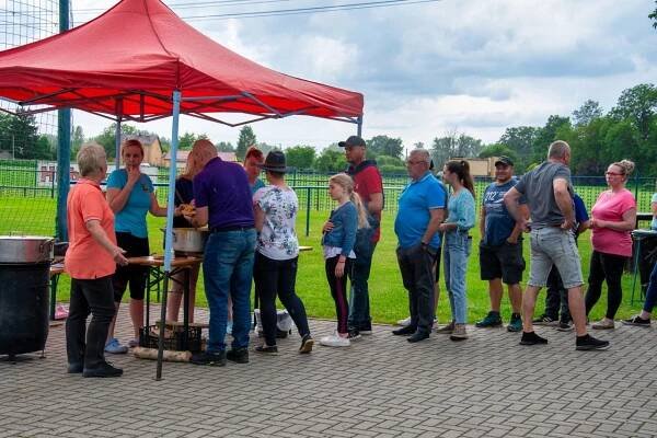 Kácení máje v Závadě - Oficiální stránky obce Petrovice u Karviné