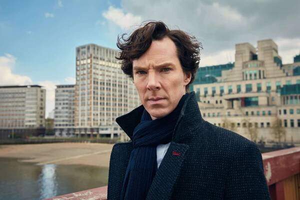 Sherlockem i v běžném životě. Herec Cumberbatch zachránil u Baker Street napadeného cyklistu
