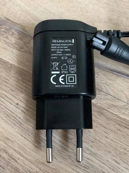 Nabíjecí adaptér Remington PA1204E - Notebooky, příslušenství