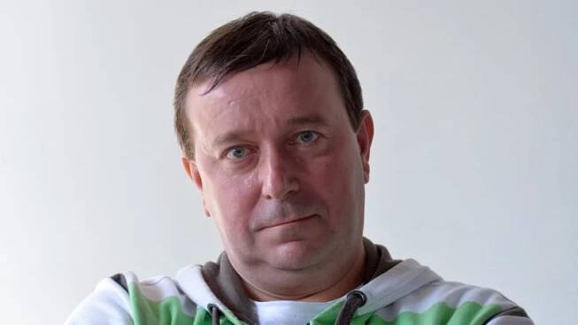 Zemřel herec Martin Hruška. Zahrál si v seriálech Sedm schodů k moci či Krejzovi