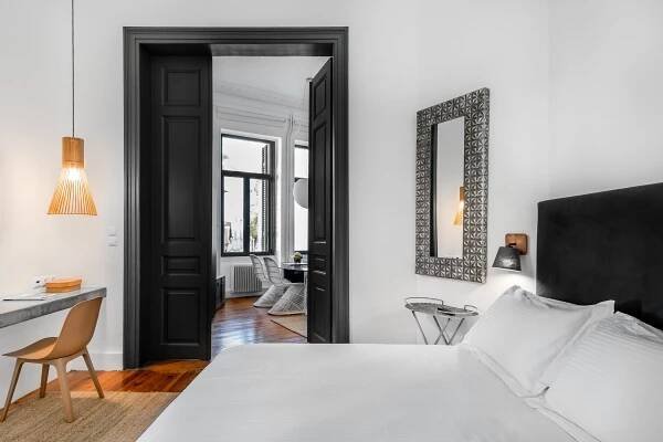 g – Art Pantheon Suites