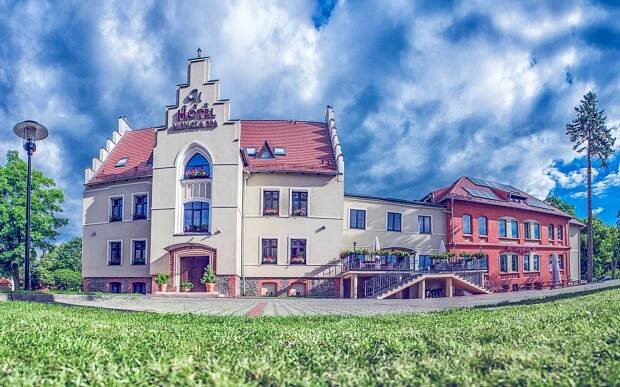 Polsko: Soví hory u hranic s ČR v Hotelu Niemcza Wino & Spa *** s neomezeným wellness, procedurami a polopenzí