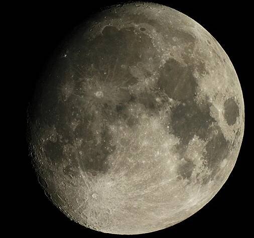 bezplatná Detailní Záběr Dorůstajícího Gibbous Moon Základová fotografie