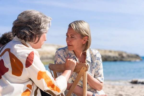 Deborah Findlay as Ruth, Nicola Walker as Hannah, The Split Barcelona