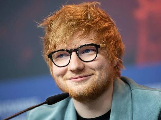 Ed Sheeran se v novém videoklipu k písni Boat nese na vlnách smutku a deprese