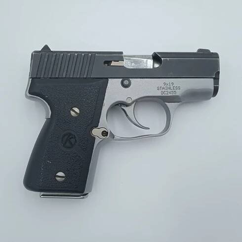 Samonabíjecí pistole Kahr Arms MK9