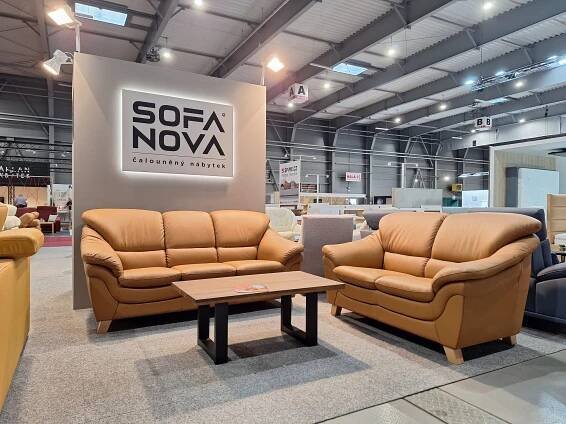Čalouněný nábytek SOFANOVA - Sedací soupravy, křesla, židle i postele