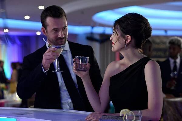 Bluff City Law - The All-American - Z filmu - Barry Sloane, Caitlin McGee