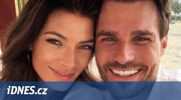Leoš Mareš potvrdil svatbu. Monika je moje Superstar, napsal - iDNES.cz