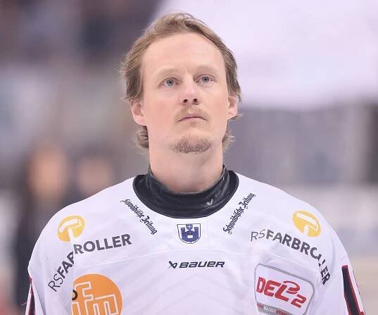Erik Karlsson (ice hockey, born 1994)