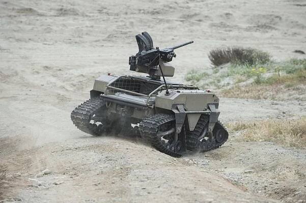 Kdo odtahá vybavení pro pěchotu? Američané si zvolili robotickou mulu MUTT od General Dynamics