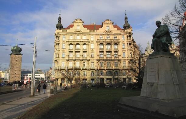 Jiráskovo náměstí