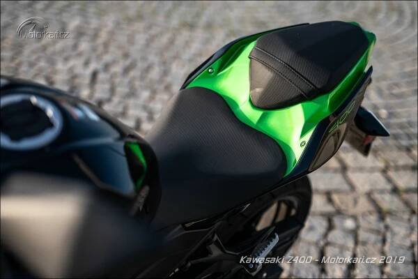 Kawasaki Z400 | Katalog motocyklů a motokatalog na Motorkáři.cz