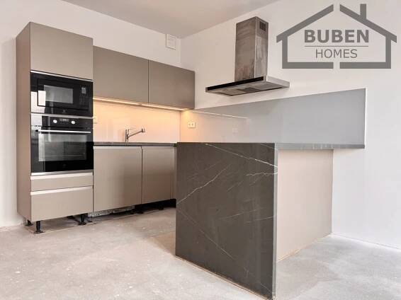 Novostavba bytu 3+kk (92 m²) s balkónem a zimní zahradou (s koupí krytého parkovacího stání v suterénu domu) - Plzeň - Jižní