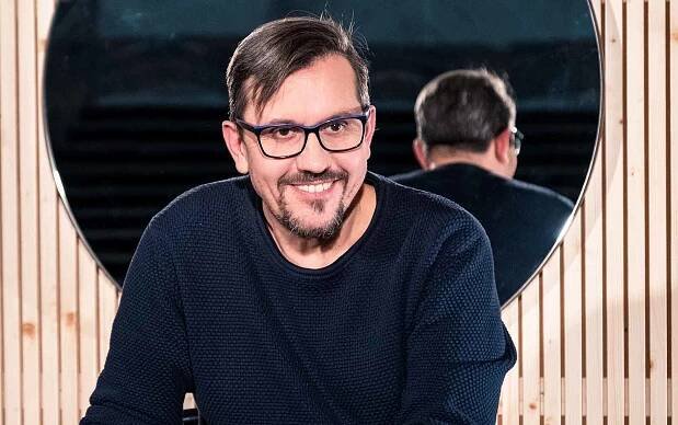 Divadelní premiéra: Andělé v Americe hledají naději v nelehkém světě