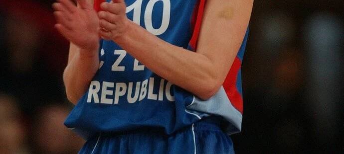 Romana Hamzová, rozená Janálová, je bývalá basketbalová reprezentantka.