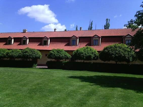 Dvůr Pecínov Hotel