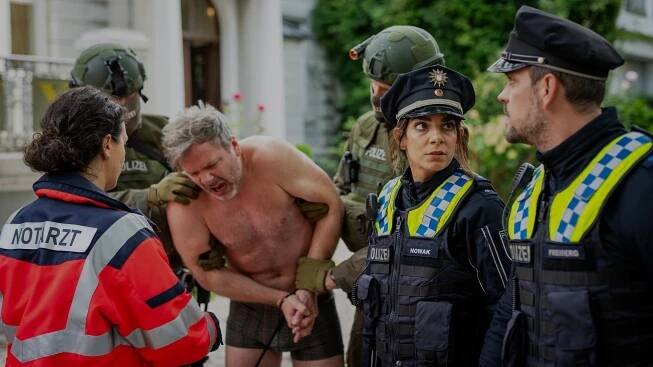 Policie Hamburk - Gefährliche Lage - Z filmu - Nicholas Reinke, Lilli Hollunder, Marc Barthel