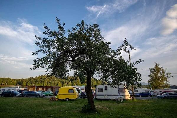 Tábořiště U Rybárny na břehu Žermanické přehrady, 18. července 2023, Dolní Domaslavice.