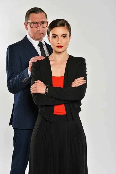 S třebíčským hercem Jiřím Vyorálkem, promofoto k seriálu Sedm schodů k moci.