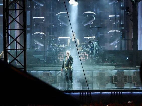 Zpěvák kapely Rammstein: Ztrácí kšefty! Kvůli chování k ženám