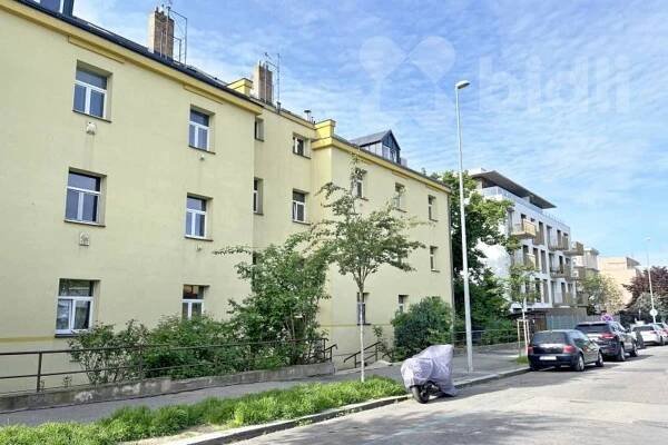 Byty 3+kk k pronájmu v Praze 3 - najdete u nás 53 bytů 3+kk již za 3 700 Kč/měsíc