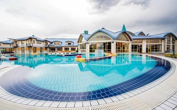 Dovolená přímo v areálu lázní: Park Inn by Radisson Sárvár ****+ s all inclusive a termálními bazény + animace