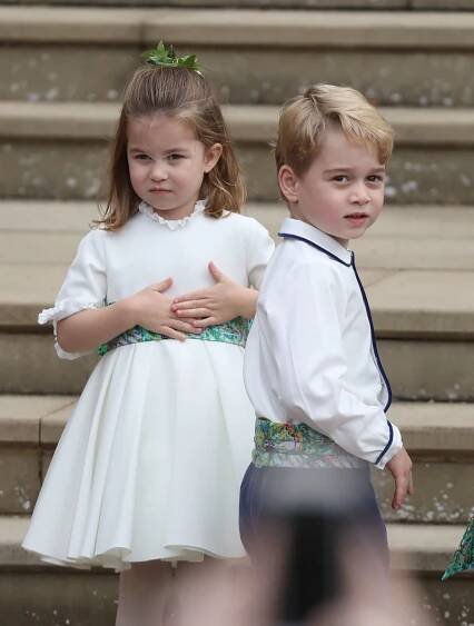 Princezně Charlotte je dnes devět. Občas poruší protokol, prostě to není robot, ale normální dítě!