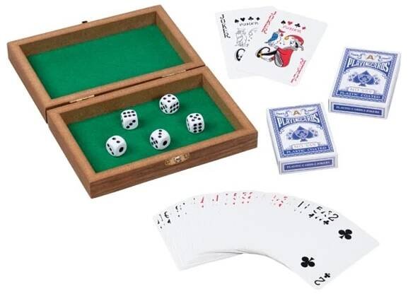 Společenské hry - Hrací karty a kostky v dřevěném boxu (Goki)