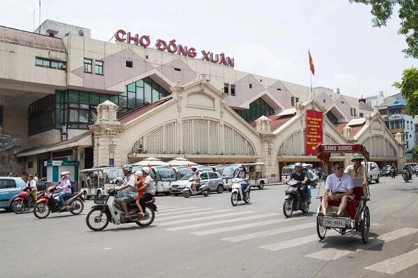 hanoi-bucket-list-dong-xuan-market
