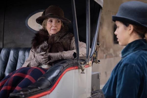 Ukradené jméno - Z filmu - Sabine Azéma, Lyna Khoudri