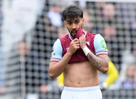 Lucas Paqueta of West Ham United playing soccer.