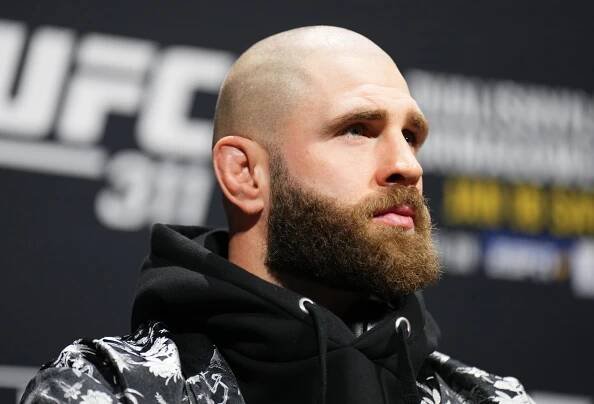 Naváženo. Holohlavý Procházka ukázal formu, UFC hlásí ztrátu