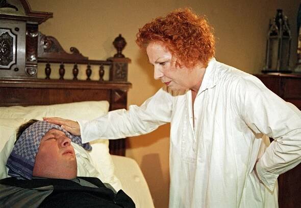 Otec Braun - Tři rakve a jedno dítě - Z filmu - Ottfried Fischer, Hansi Jochmann