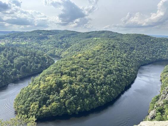 Meandr řeky Vltava: Vyhlídka Máj, Mařenka a Myšák – Ubytování U Kloučků v Potvorově – Severní Plzeňsko