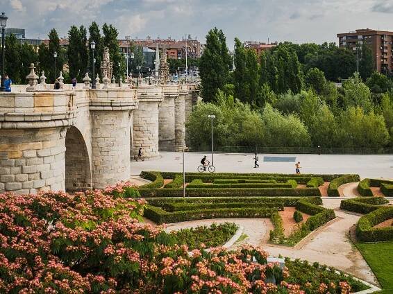 Madrid RÌO - West 8