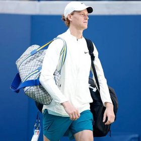 Jannik Sinner's making a Gucci show out of the US Open
