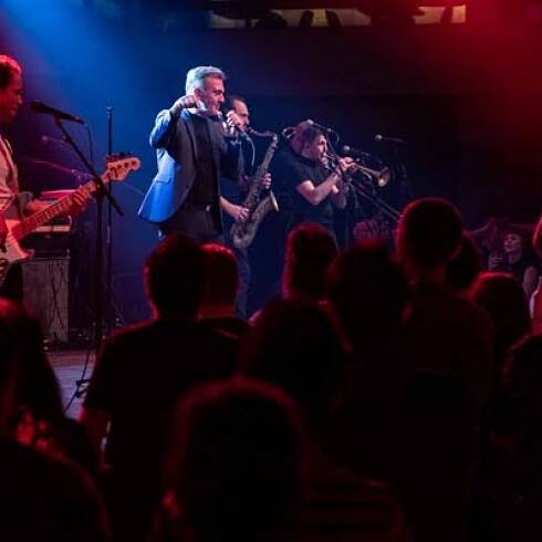 ELECTRO DELUXE | Lucerna Music Bar