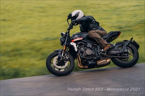 Fotogalerie Srovnávací test: Obstojí talentovaný Triumph Trident 660 vedle nahaté leg